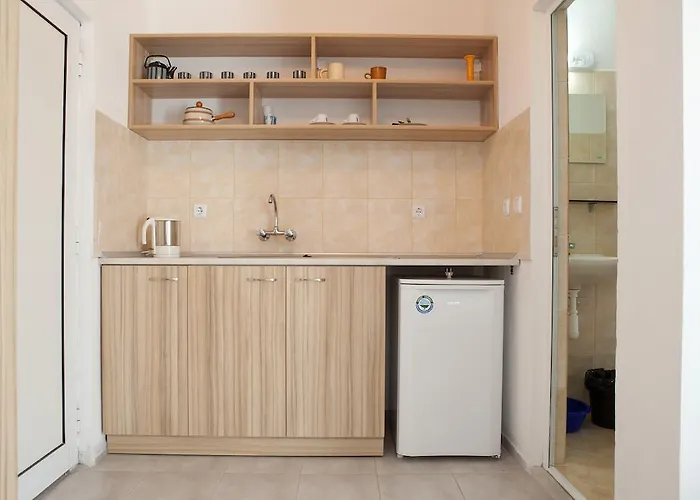 Rose Πανσιόν 3*