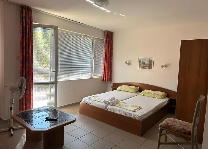 Rose Πανσιόν Πριμόρσκο