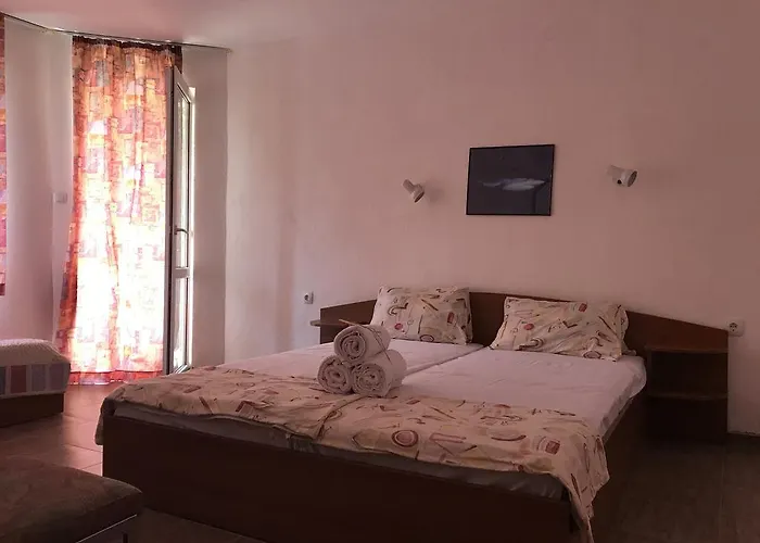 Rose Πανσιόν 3*