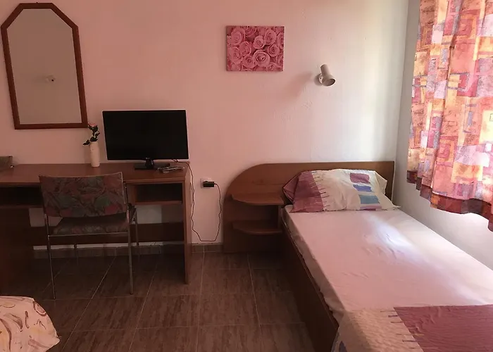 Rose Πανσιόν Πριμόρσκο